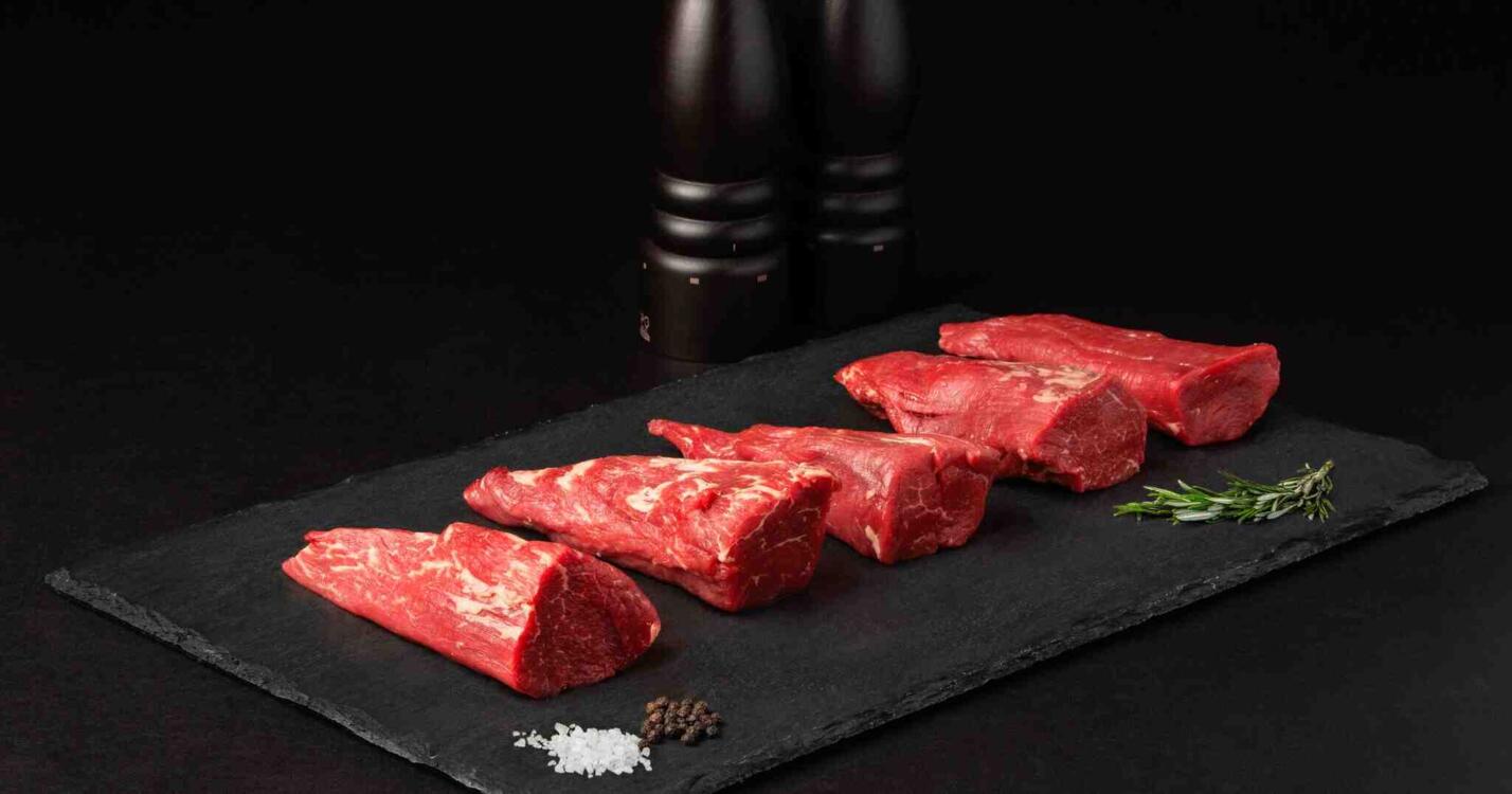 高品質の激安 Beef BlackboxMeats | US the Across Delivered - Tails Tenderloin Tシャツ/カットソー(半袖/袖なし)